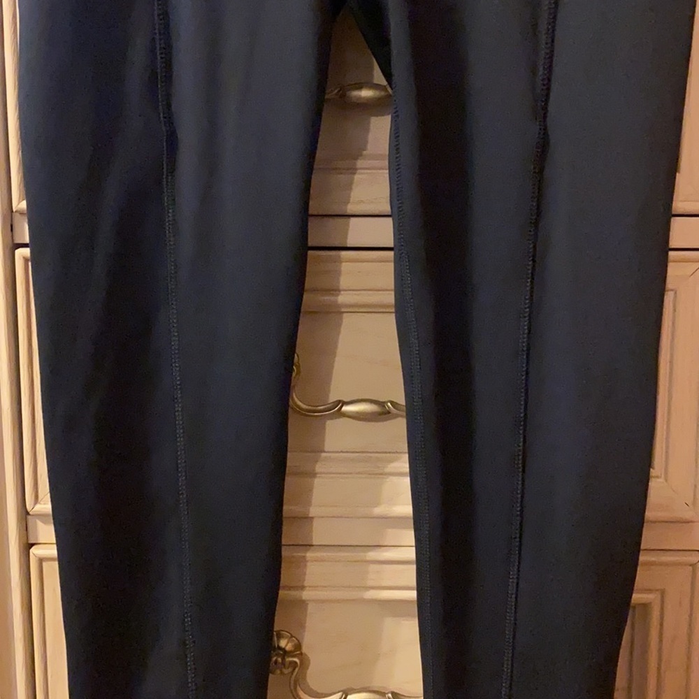 High Waisted Leggings - Picture 4 of 10
